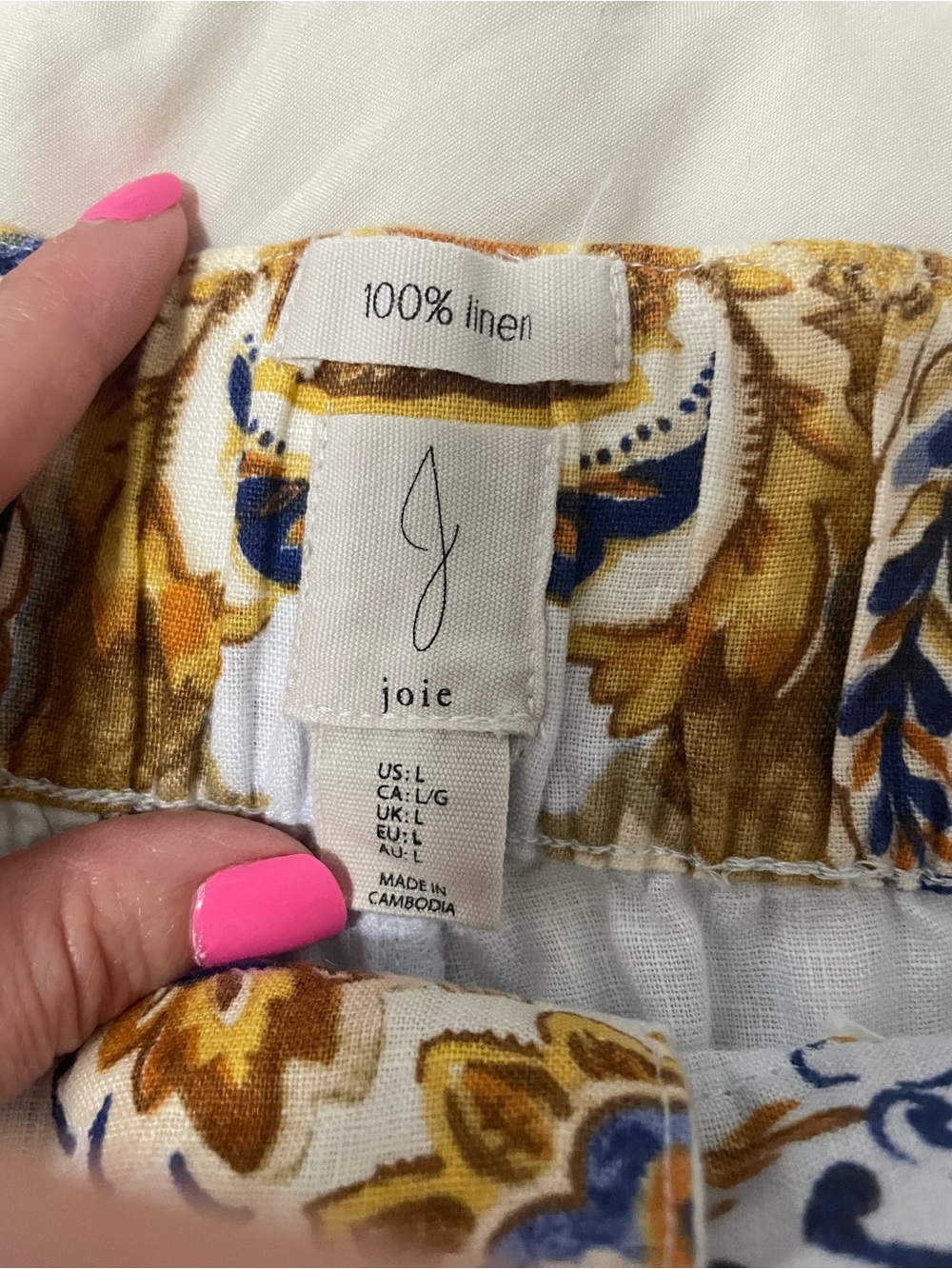 Joie High-Waist White Shorts with Blue and Mustard Paisley Print & Belt - Picture 3 of 3